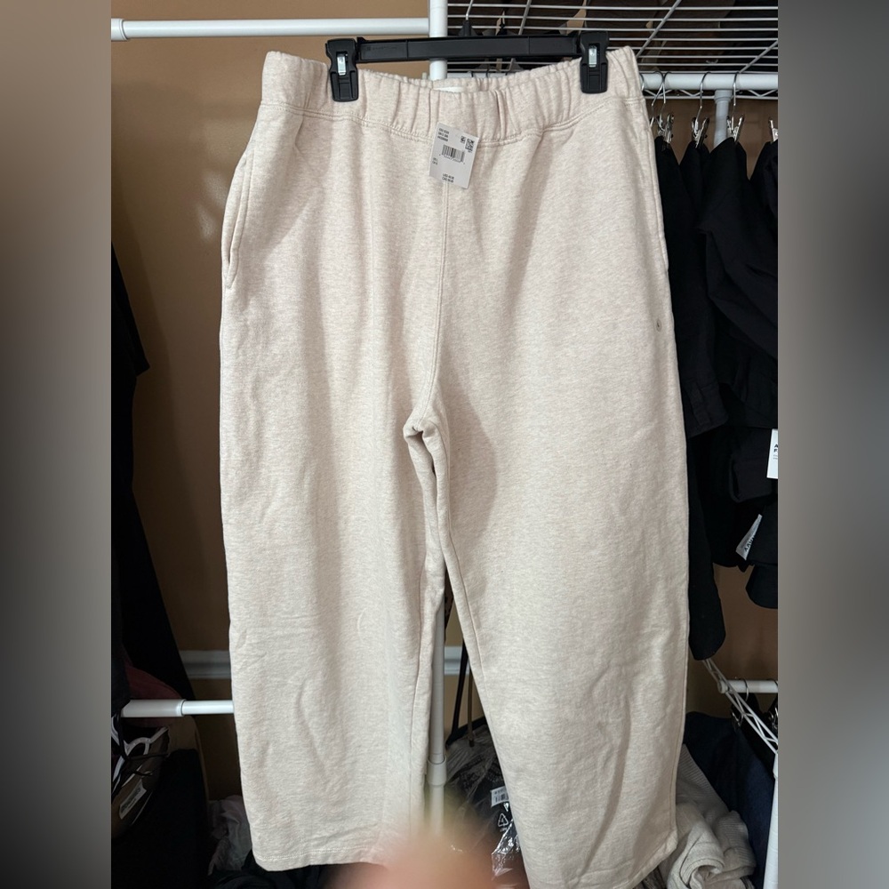 American Eagle Cream Barrel Joggers NWT - Picture 5 of 11